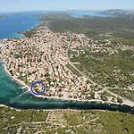 Nada Seaside Appartamento Pirovac