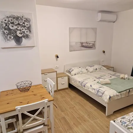 Nada Seaside Apartman