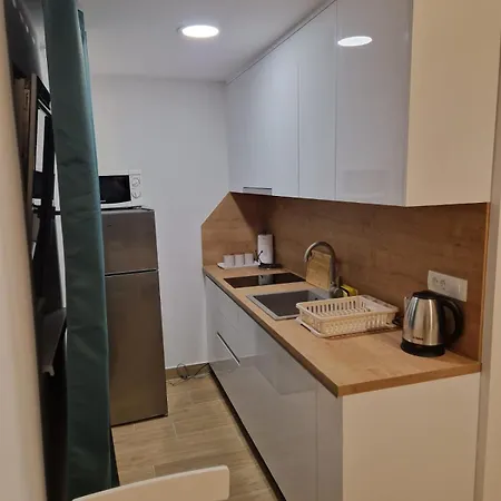 Nada Seaside * Pirovac