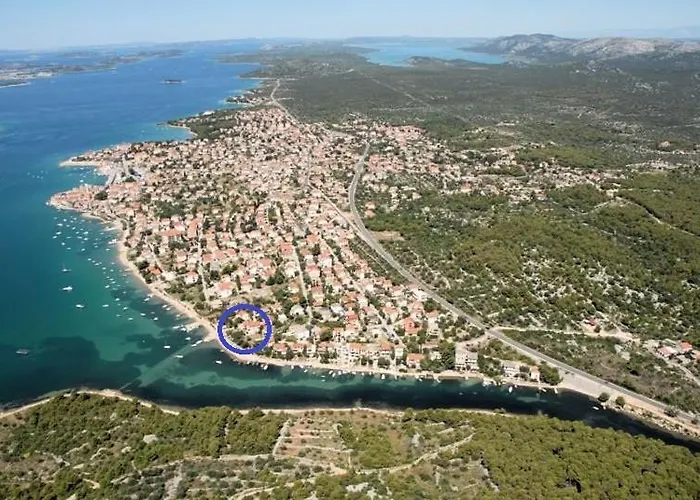 Nada Seaside 아파트 피로바츠