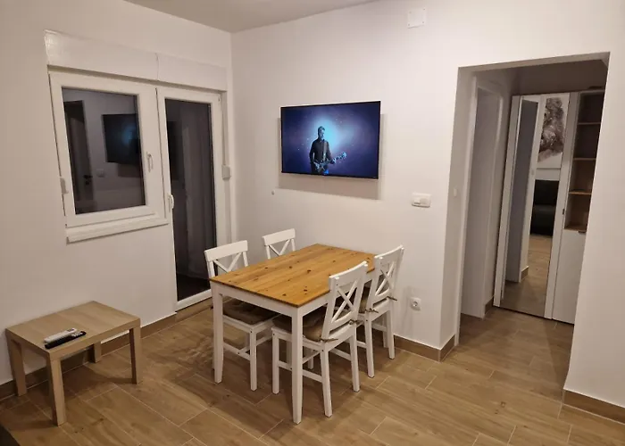 Nada Seaside * 피로바츠